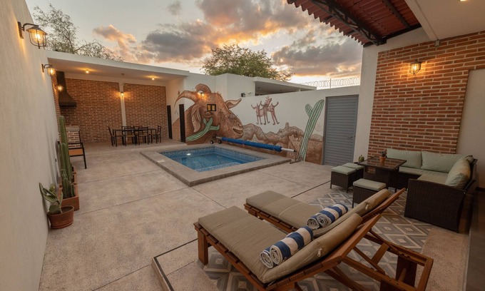 La Paz House | Casa San Francisco with pool, patio and bbq grill