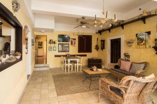 Iz House | Casa Segota