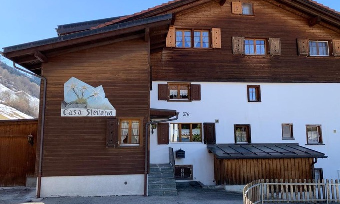 Surrein Ski Chalet | Casa Steilalva - grosszügiges Chalet für erholsamen Familienurlaub