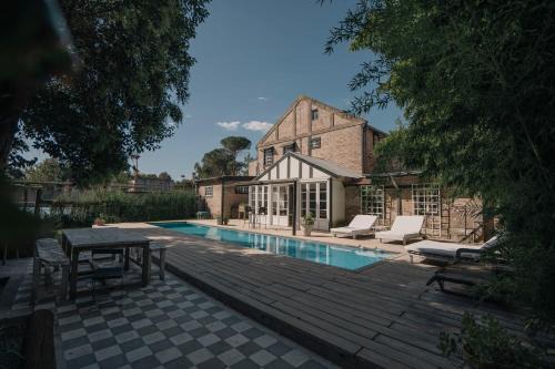 Benavidez Bed & Breakfast | Casa Tenis Hotel & Club