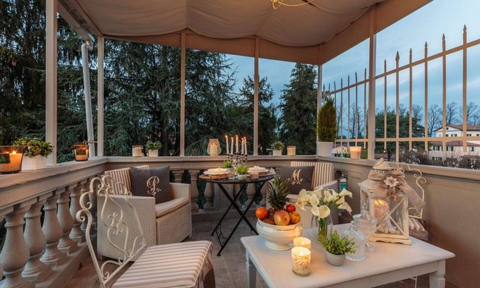 Lucca Historical Center Apartment | CASA UCCELLINI Apartment with a Romantic Terrace