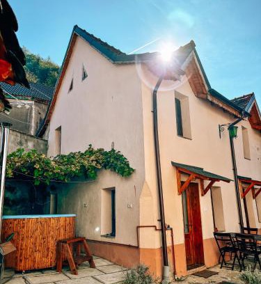 Sadu House | Casa Ursului - Rustic house in traditional village