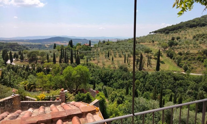 Petroio House | Casa Vacanze "Nonna Vela"