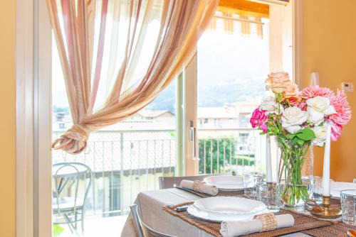 Costa Volpino Apartment | Casa Vacanze Renata