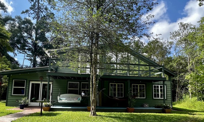 Covington House | Casa Verde ~ Peaceful Country Setting, 1 mile from downtown Covington