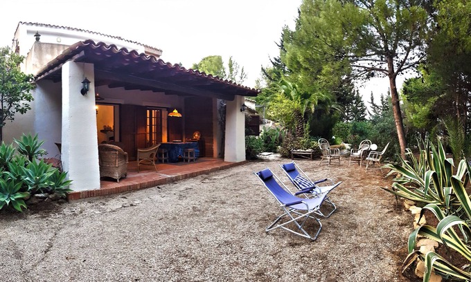 Sciacca Villa | Casale dei pini in Sicily between countryside and sea