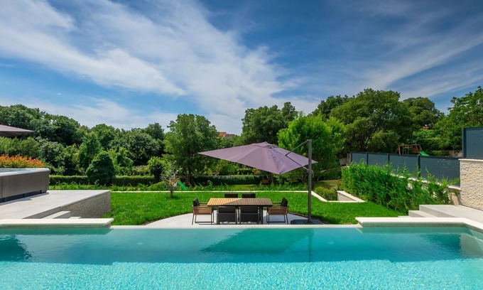 Muntic Villa | Cascada Comfortable holiday residence