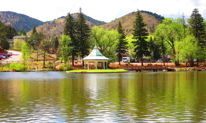 Colorado Springs Cabin | CASCADE MOUNTAIN RETREAT, HILL/MOUNTAIN VIEWS, GREAT LOCATION NEAR PIKES PEAK