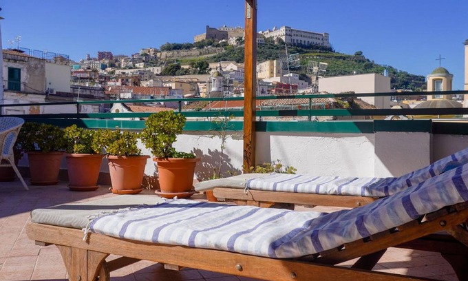 Quartieri Spagnoli Apartment | Case Cosi Napoli