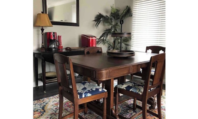 Grosse Pointe Apartment | Case de Mare ~ Luxury King & Queen beds Windmill Pointe