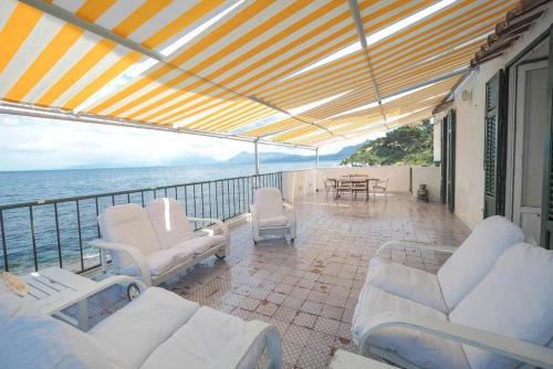 Porticello Apartment | Casetta Bianca Sant'Elia