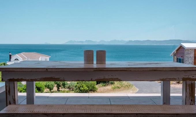 De Kelders House | Casey's Landing
