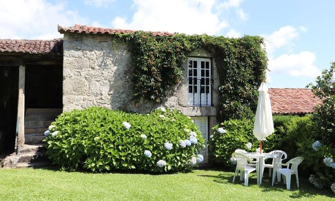 Jolda Cottage | Casinha da Torre accommodation on a wine farm