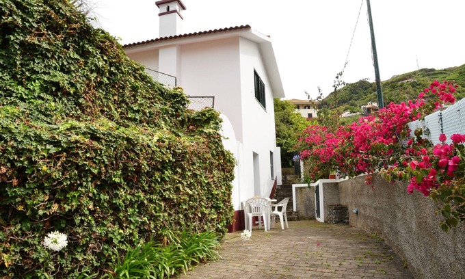 Porto da Cruz House | Casinha do Paiol in Madeira Island