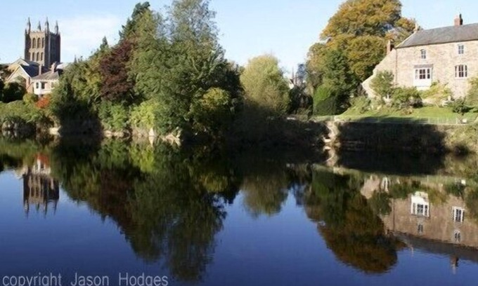 Hereford House | Castle Cliffe East - 13th century watergate of Hereford Castle
