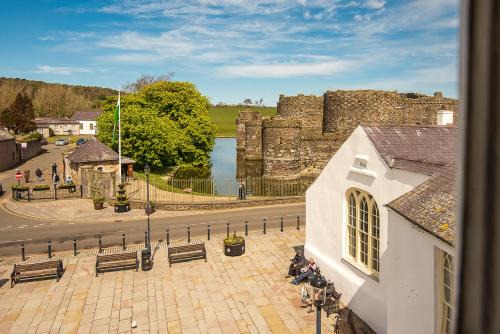 Beaumaris House | Castle Court