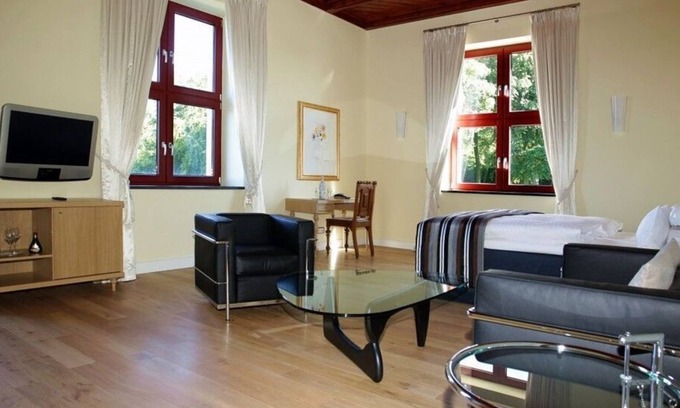 Lohme Apartment | Castle | Large double room up to 2 persons| Stubnitz - Schloss Ranzow - Private Hotel,