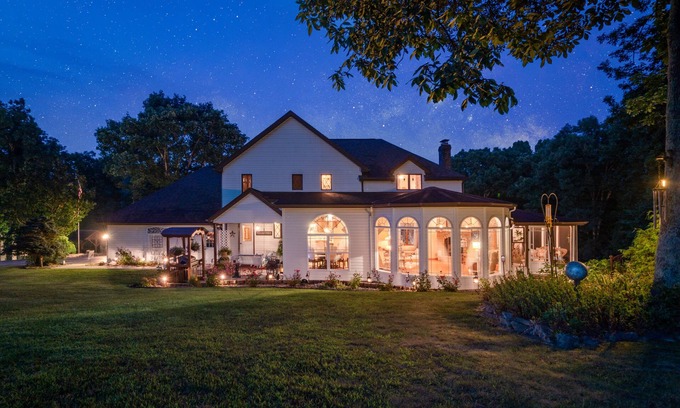 McArthur House | Castle On The Hill | Pool | Hot Tub | Hiking