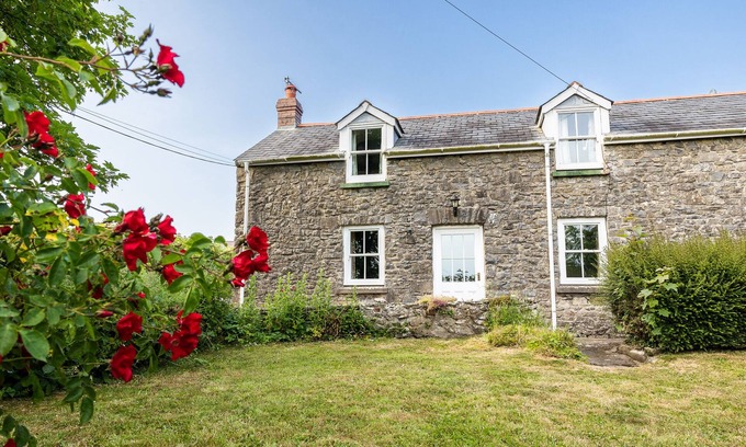 Carew Newton Cottage | Castle View, Holiday Cottage Carew Newton, Sleeps 4, 2 bedrooms, bathrooms