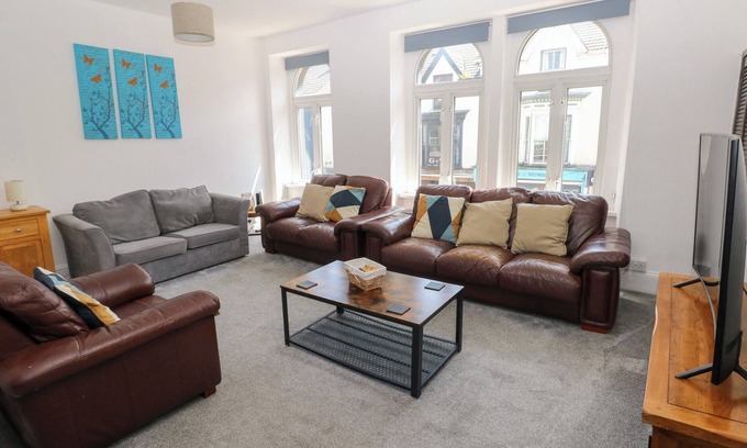 Mumbles Cottage | CASTLEVIEW COASTAL COMFORT, pet friendly in Mumbles