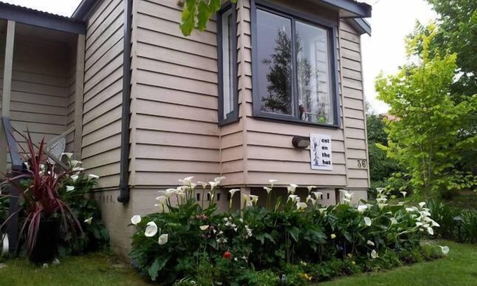 Blackheath Cottage | Cat On The Hat Cottage ~MeOw MeOw~n5 stars 🌟 🌟 🌟 😻 propertynn