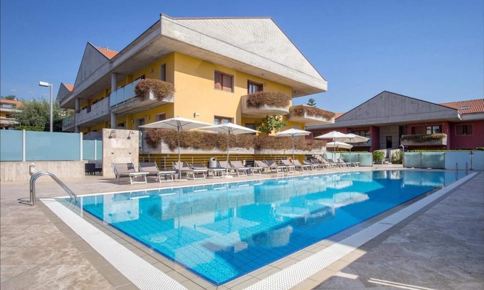 Carrubazza-Motta House | Catania Hills Residence