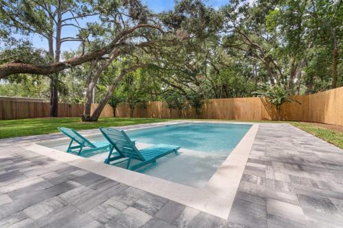 Saint Simons Heights House | Cater Cove - private pool 1 mile to beach quiet
