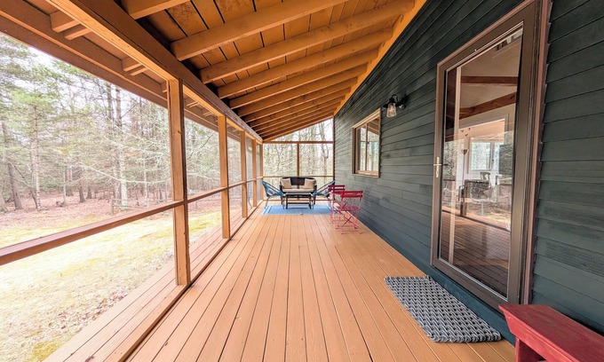 Town of Marbletown House | Catskill Mountain Getaway, close to Woodstock, Kingston & Belleayre Mountain.