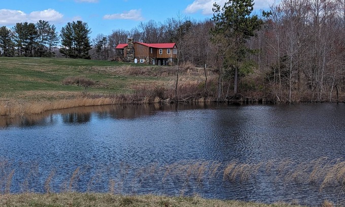 Nelson Cottage | Cattle farm getaway in Virginia's best wine & beer country! Fiber Optic Wi-Fi!