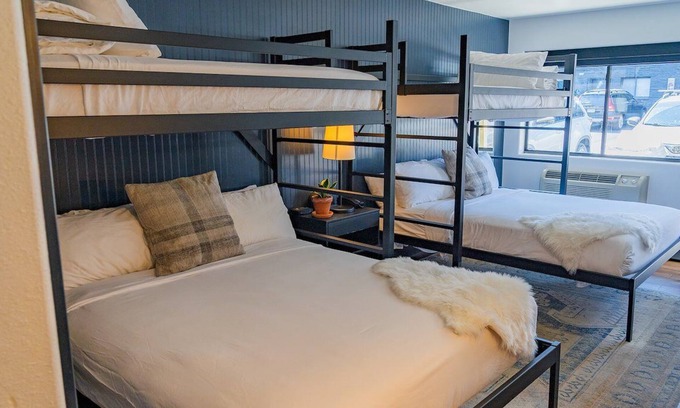 Winter Park Hotel | Catwalk | Double Queen + Twin Bunks at Gravity Haus Winter Park, Parking