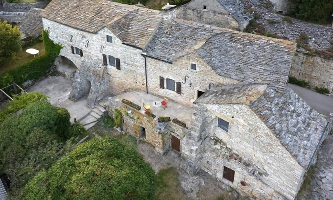 Saint-Georges-de-Levejac House | caussenarde beautiful house close to the Tarn Gorges