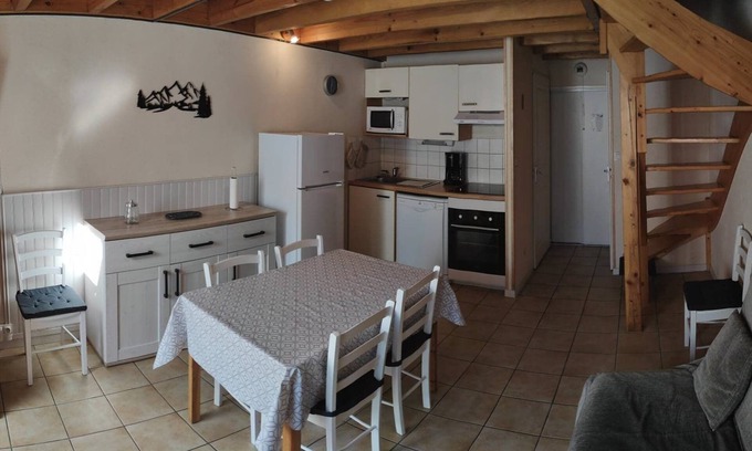Cauterets Apartment | CAUTERETS, beautiful T3 in residence, 4/6 people, 2 bedrooms, private parking.