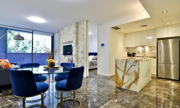 Darling Harbour Apartment | CBD Harbour Retreat - Lovely 2BR Home