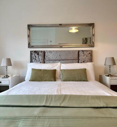 City Centre Apartment | CC - Central Location Top Floor 2 Bed Deluxe Modern Apartment