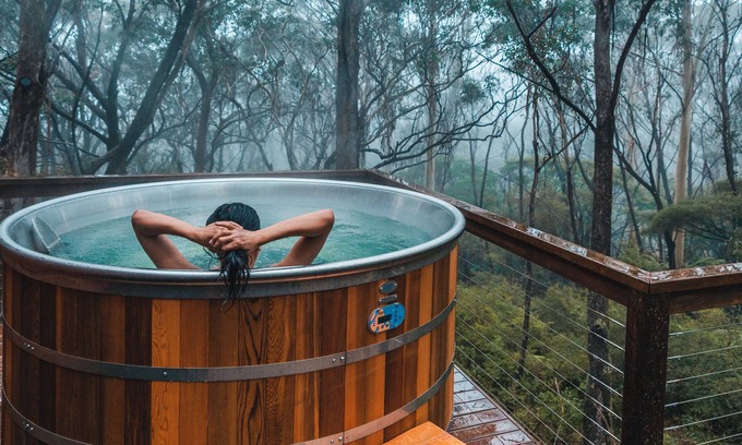 Blackheath Cabin | Cedar Hot Tub in the Treetops Shady Pines Cabin