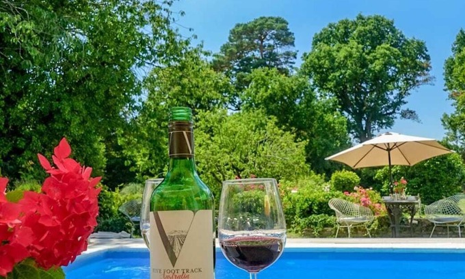Burton Bed & Breakfast | Cedar House Boutique B&B