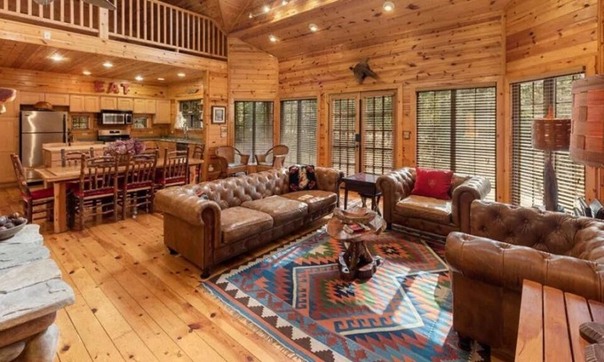 Lakeside Cabin | CEDAR LODGE IN LAKESIDE: Private pool, private beach, fireplace, & firepit.