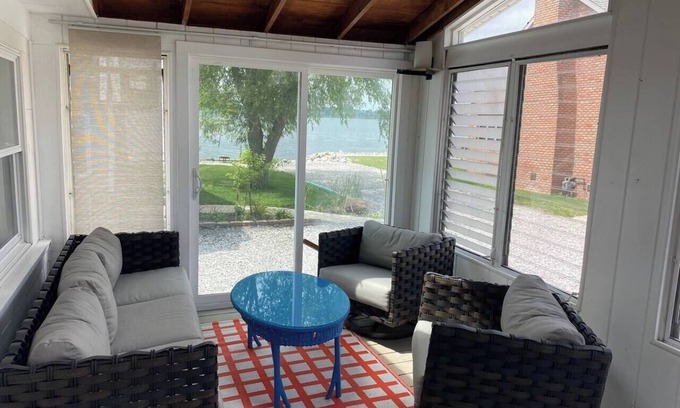 Sandusky Cottage | Cedar Point Road Cottage