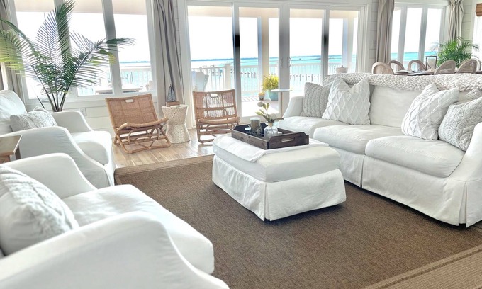 Newport House | Cedar & Salt Cottage -Waterfront, Dock Views, Sleeps 6 -Mins to Beach Newport 🤎