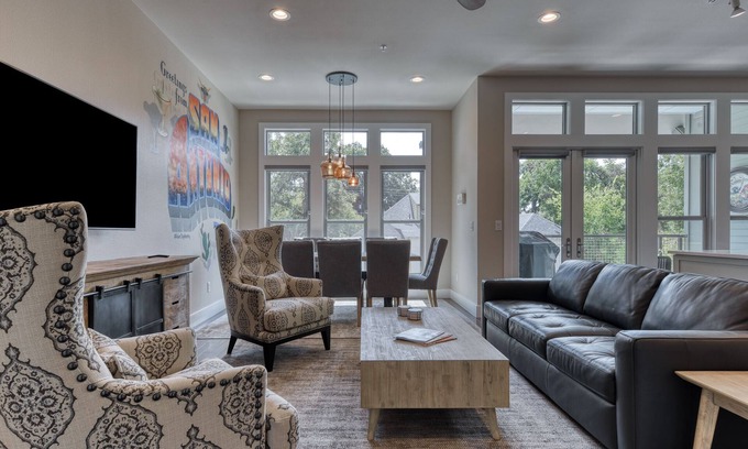 Southtown House | Cedar St. Haven | 3 Bed, 3.5 Bath