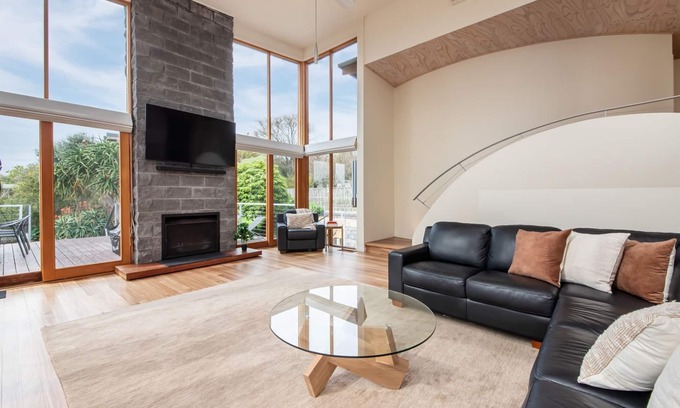 McCrae House | Cedar Views in McCrae