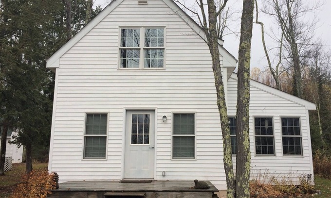 La Pointe House | Cedarberry Bluff - Charming Cottage with Lake Superior Views!