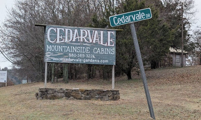 Davis Cabin | Cedarvale Cabins at Turner Falls