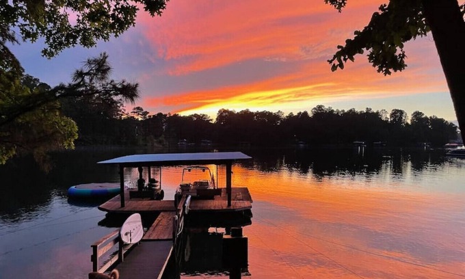 Buford House | Celebrate the Season Lakeside | Dock & Views