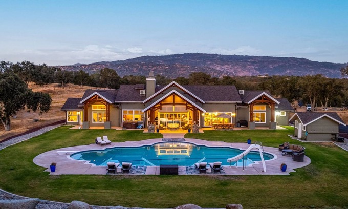 Auberry House | Celio Vista Ranch is a spectacular gated 125 acre Country Estate.