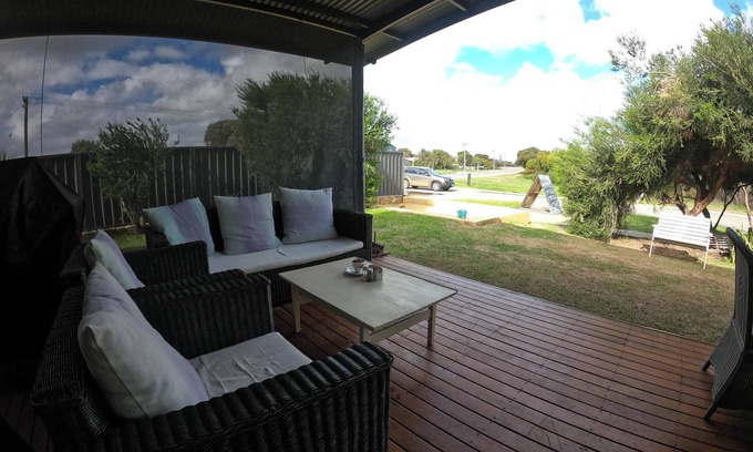 Green Head Apartment | Center Break beach stay