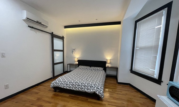 Queen Village Apartment | Center City