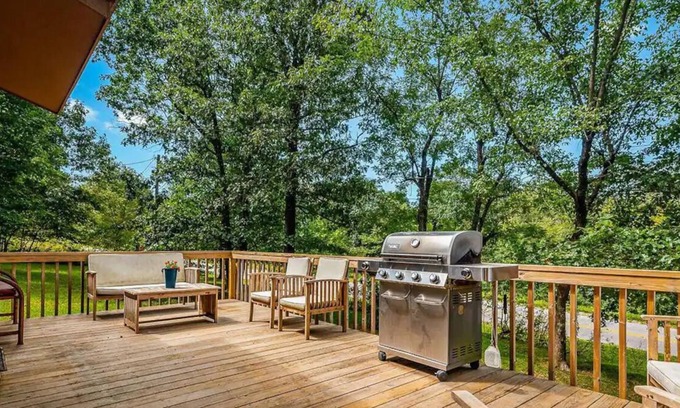 Compton Cabin | Centerpoint Trail Cabin- Perfect hiking just steps away