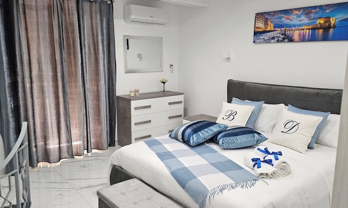 Castellammare di Stabia Apartment | Centrally located near the sea, capri, station for sorrento, Pompeii,Vesuvius