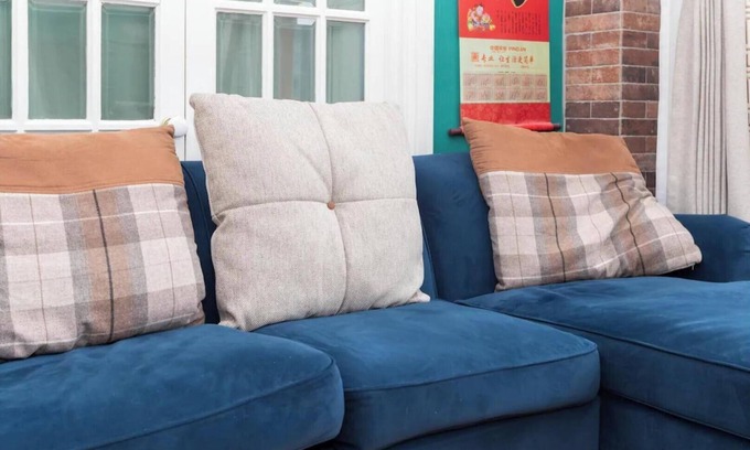 St Luke's Apartment | Central 2BD Flat - Old Street 30 Second Walk!